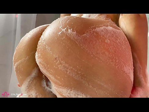 ❤️ Brunetka masturbuje kundičku s vibrátorom až do intenzívneho orgazmu v sprche ️ Ruské porno na porno sk.porn-mz-com.ru ❌❤